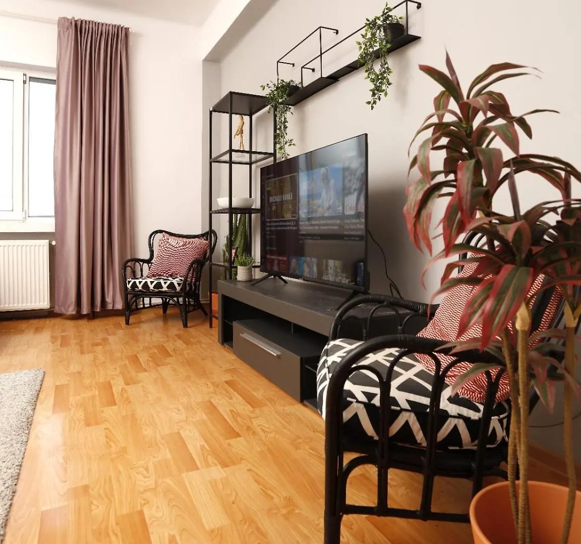 3 Bdrm Apartment In City Center Bucharest