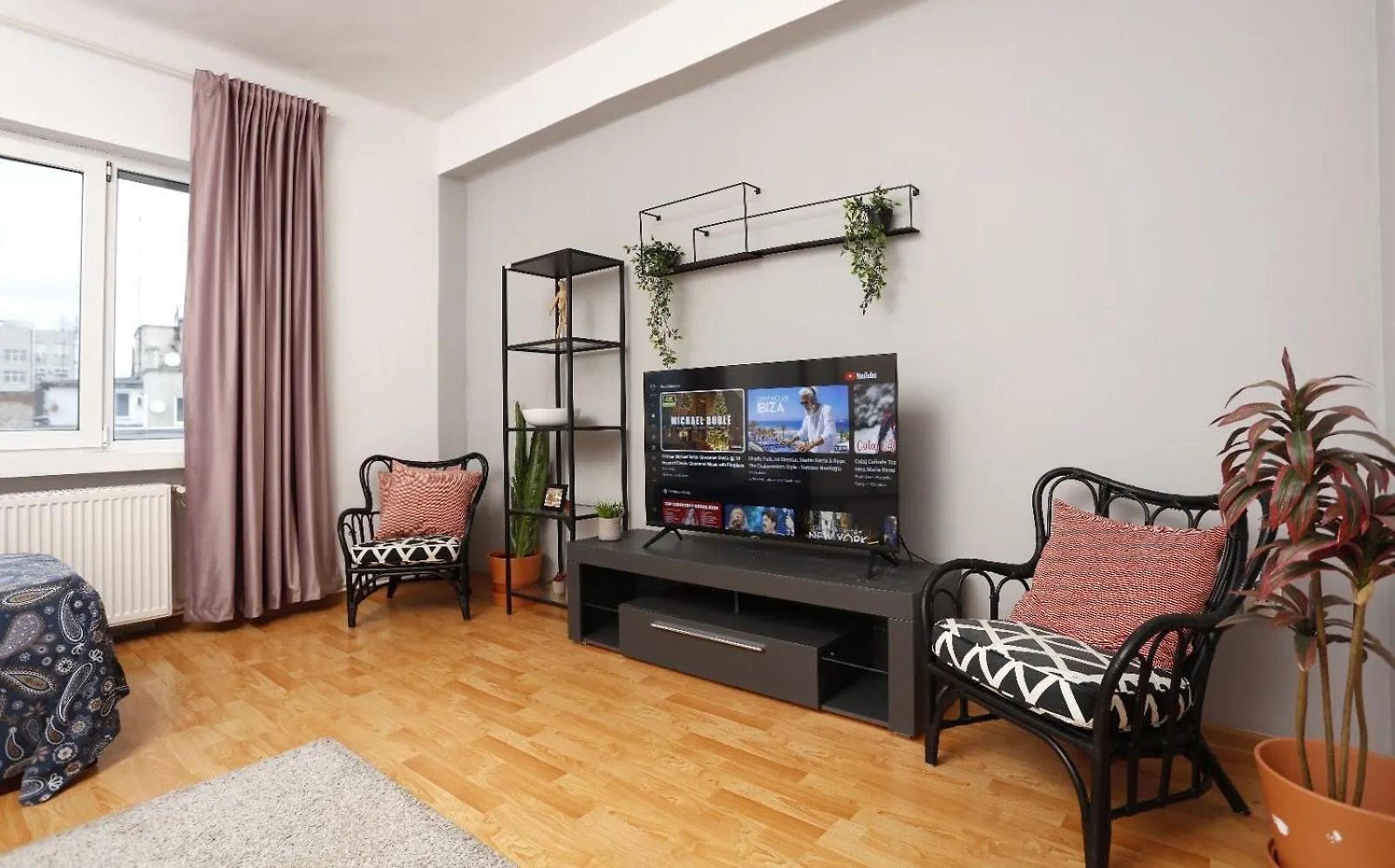 3 Bdrm Apartment In City Center Bükreş