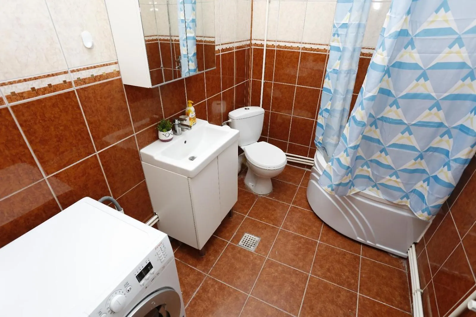 3 Bdrm Apartment In City Center Bucareste 0*,  Roménia
