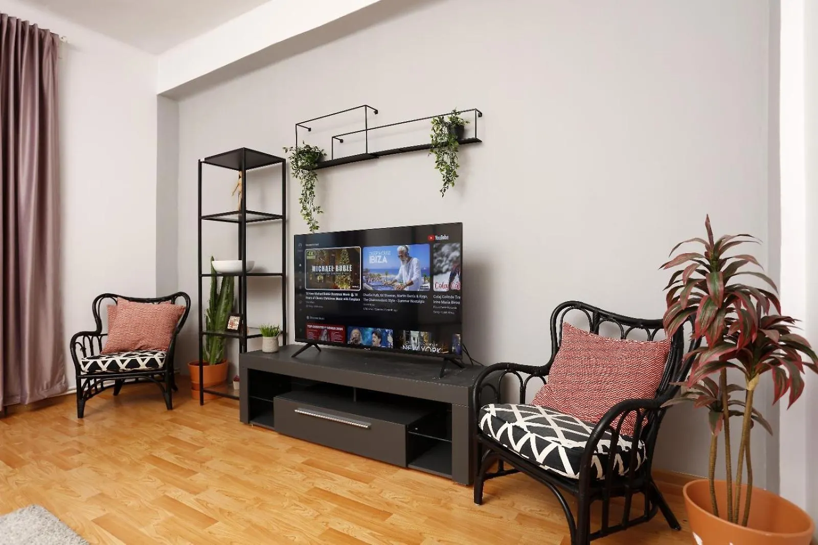 3 Bdrm Apartment In City Center Bucareste